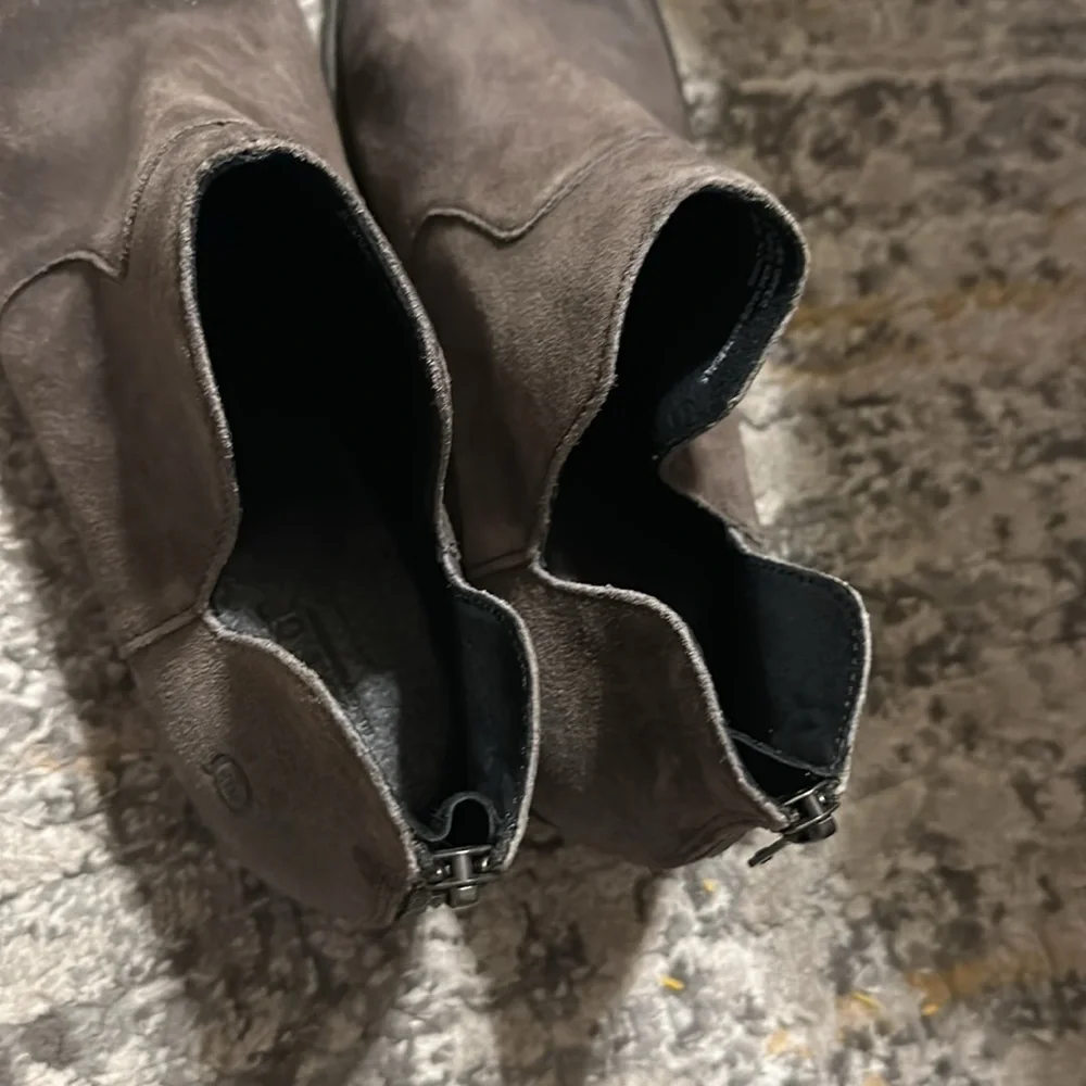 Born Suede Ankle Boots EUC - Picture 3 of 4